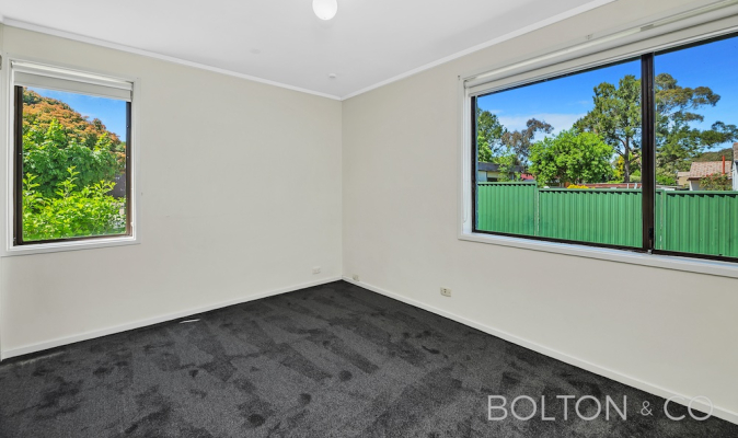 8 Yabsley Place, Charnwood, ACT 2615