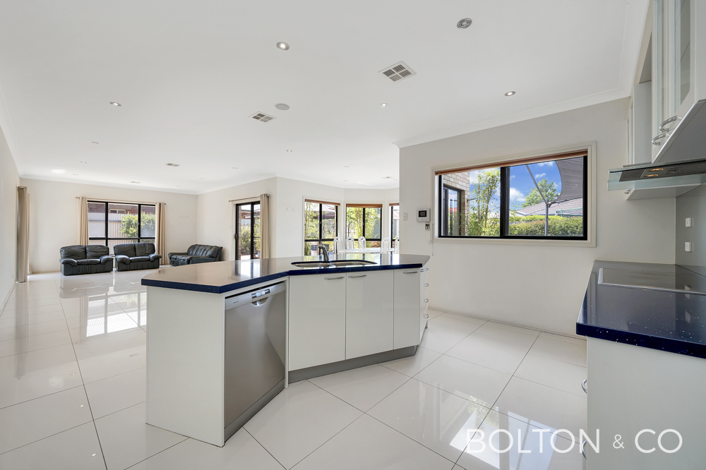 12 Douglas Waterhouse Dr, Dunlop, ACT 2615 Australia