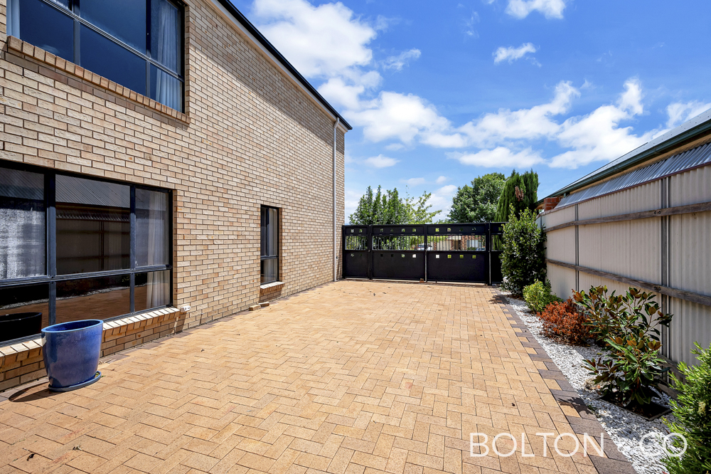 12 Douglas Waterhouse Dr, Dunlop, ACT 2615 Australia