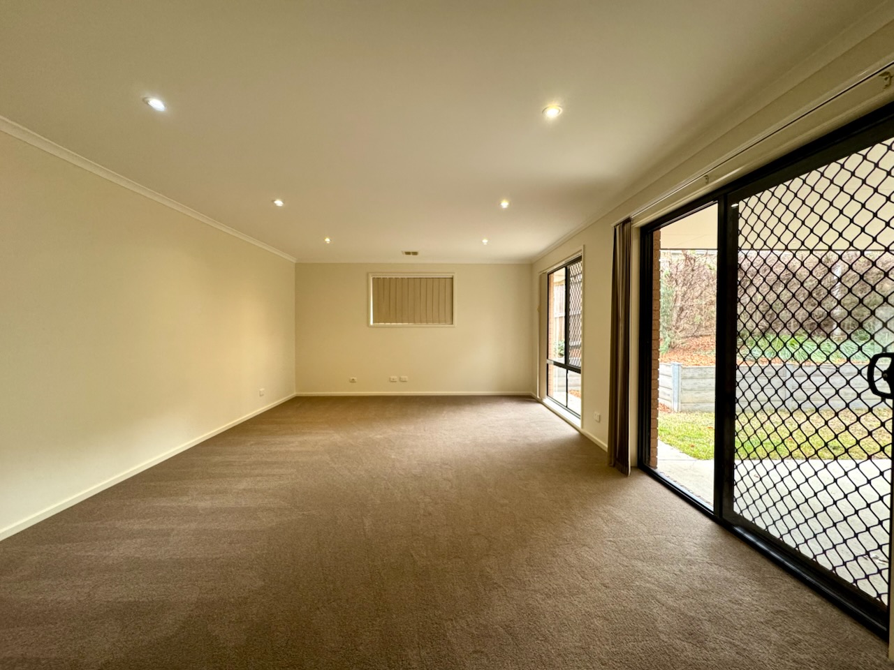 4 Mary Lee St, Bonython, ACT 2905 Australia
