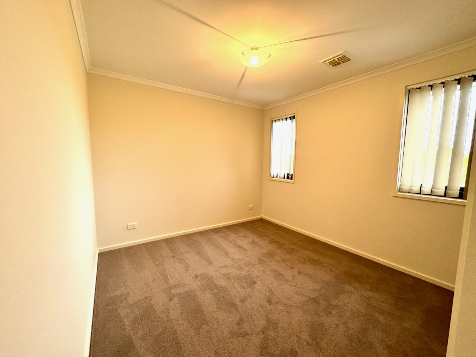4 Mary Lee St, Bonython, ACT 2905 Australia