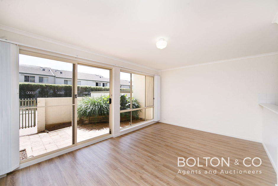 8/4 Antis Street, Phillip, ACT 2606