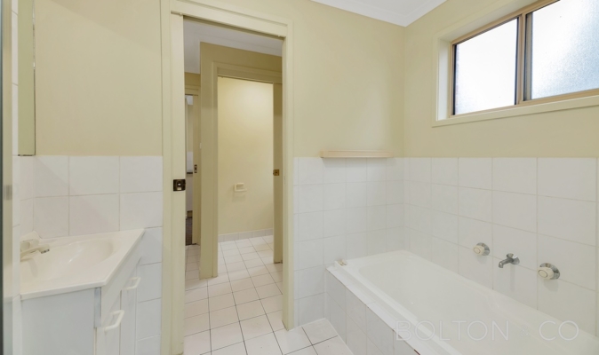 18 Unaipon Ave, Ngunnawal, ACT 2913 Australia