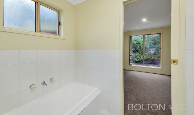 18 Unaipon Ave, Ngunnawal, ACT 2913 Australia