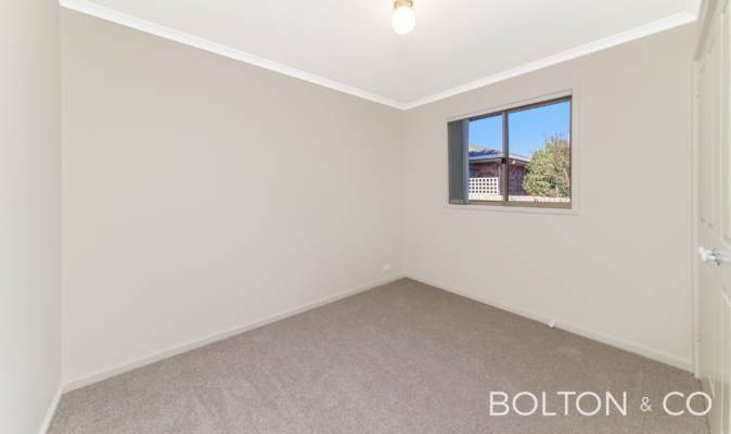 5 Dacomb Ct, Dunlop, ACT 2615 Australia