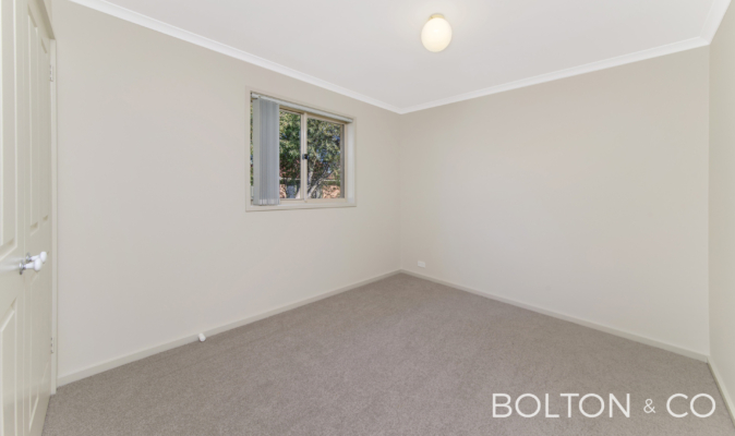 5 Dacomb Ct, Dunlop, ACT 2615 Australia