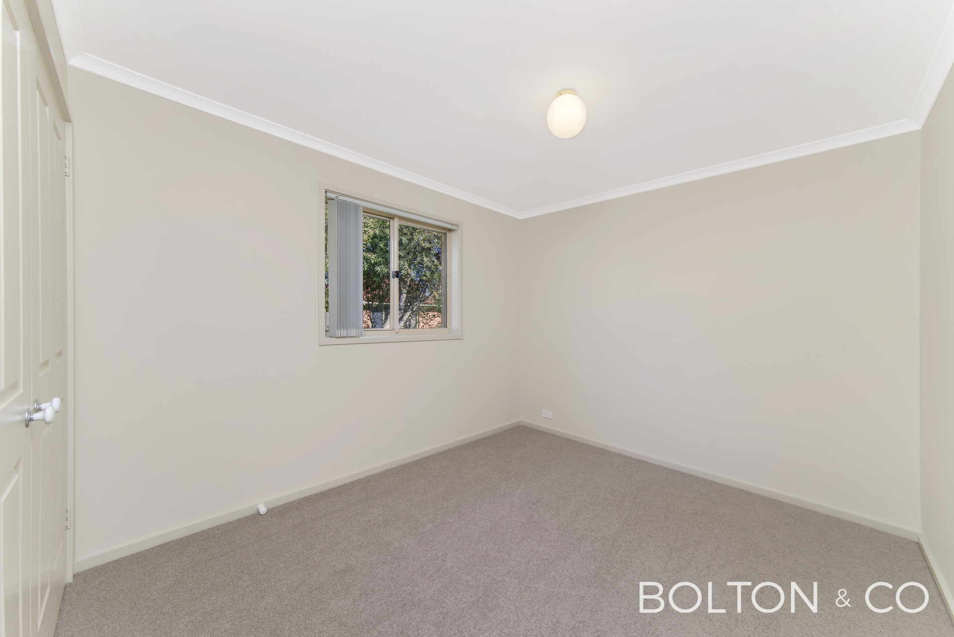 5 Dacomb Ct, Dunlop, ACT 2615 Australia