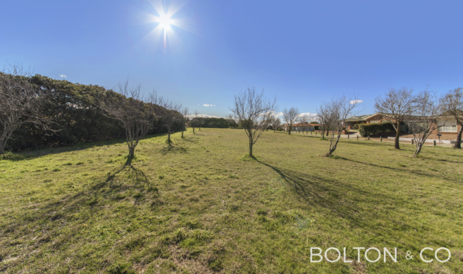 5 Dacomb Ct, Dunlop, ACT 2615 Australia