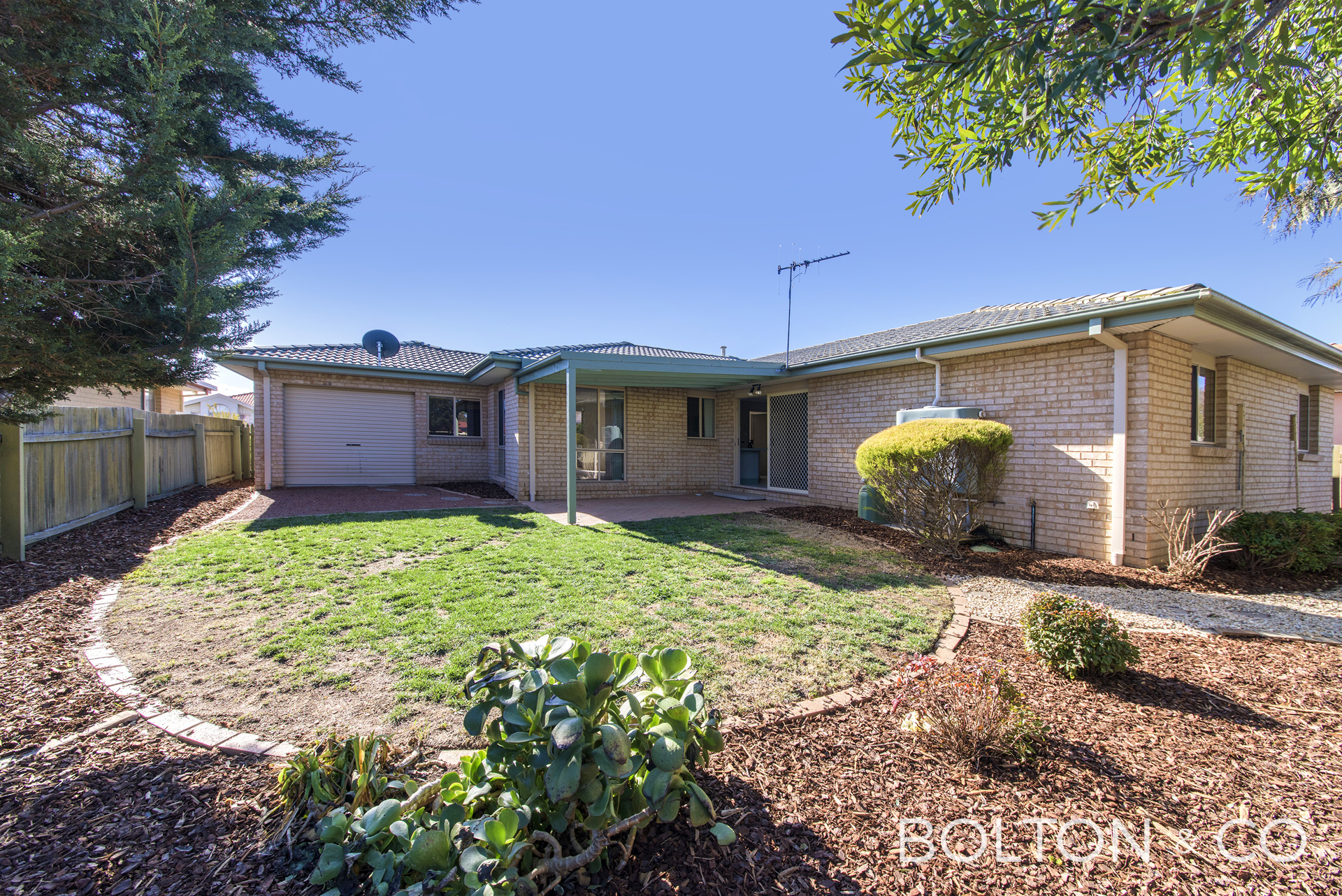 5 Dacomb Ct, Dunlop, ACT 2615 Australia