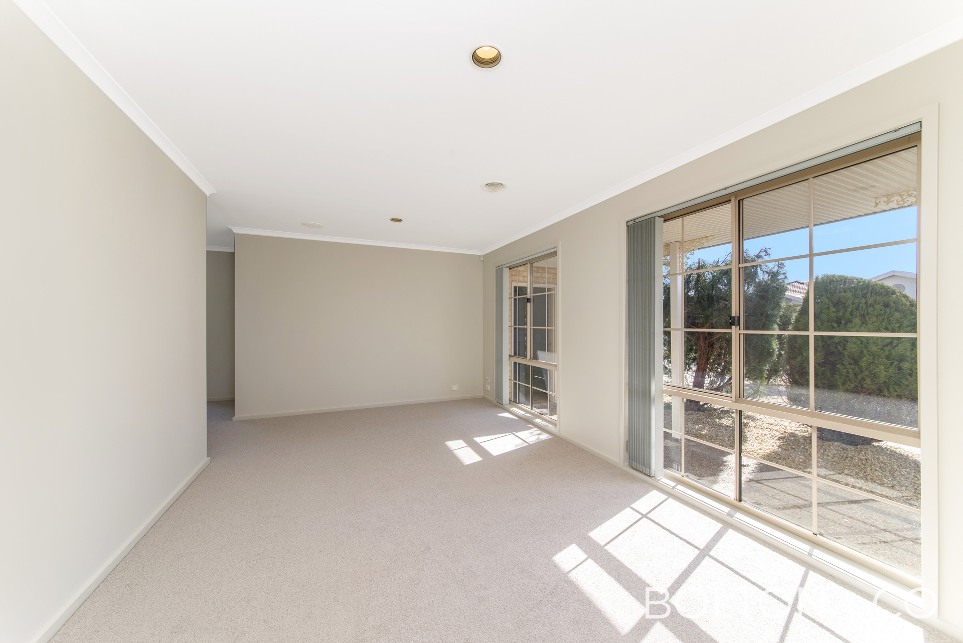 5 Dacomb Ct, Dunlop, ACT 2615 Australia
