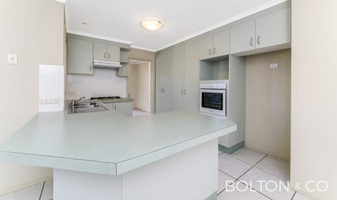 5 Dacomb Ct, Dunlop, ACT 2615 Australia