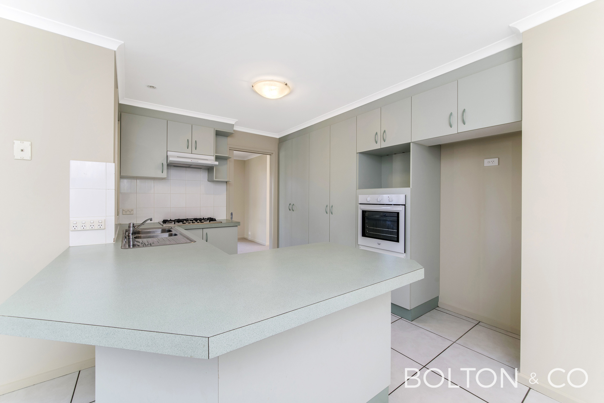 5 Dacomb Ct, Dunlop, ACT 2615 Australia